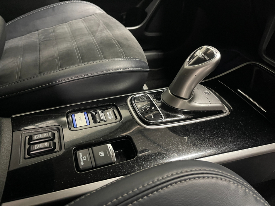 2018 Mitsubishi Outlander (Low Km's) HYBRID 2.4 PHEV AUTOMATIC 5DR MODEL  www.bolandscarcentre.ie €20,900