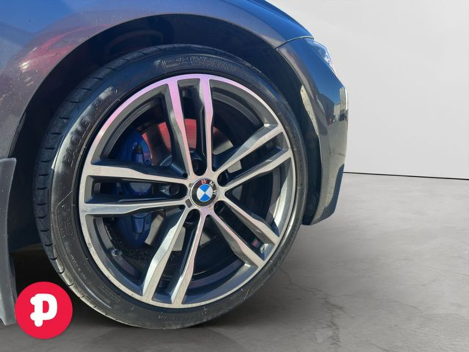 2017 BMW 3 Series - image 16