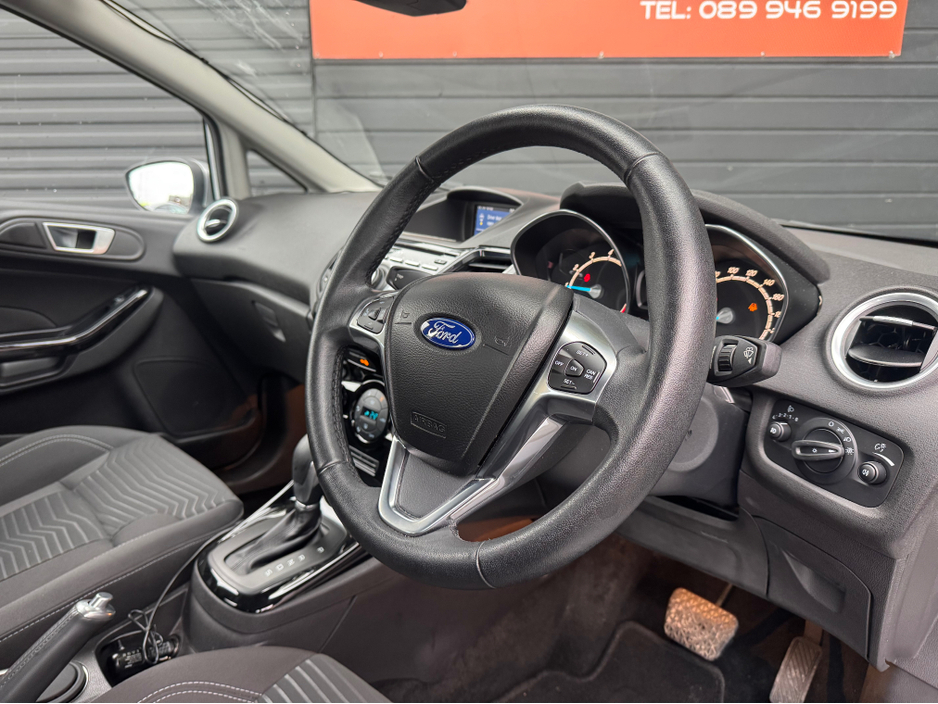 2014 Ford Fiesta - image 11