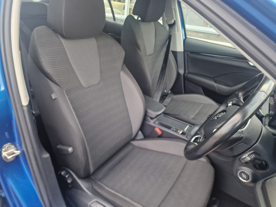 2022 Skoda Octavia - image 17