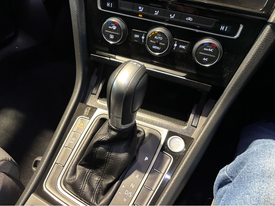 2018 Volkswagen Golf Automatic DSG  Bluemotion Hiline only 34000 kms €19,499