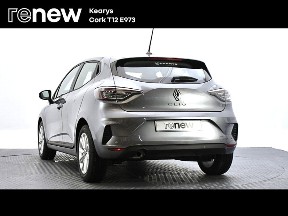 2025 Renault Clio - image 3