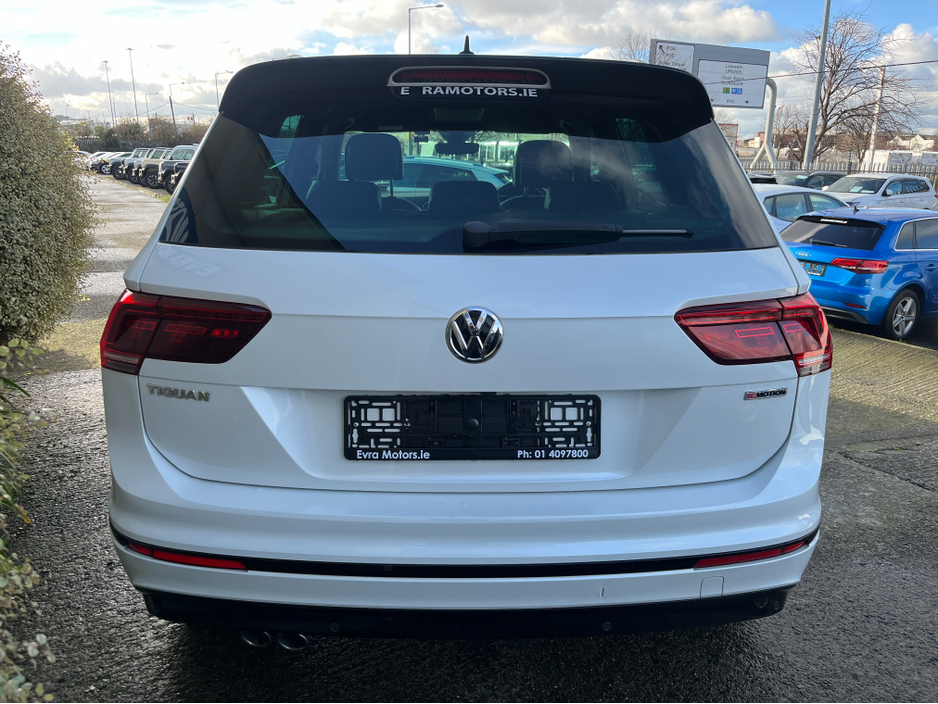 2018 Volkswagen Tiguan R-LINE 4 MOTION AUTOMATIC 2.0 DIESEL //HIGH SPEC//FULL LEATHER HEATED FRONT AND REAR SEATS//360 PARKING CAMERAS//ADAPTIVE CRUISE CONTROL// €27,950