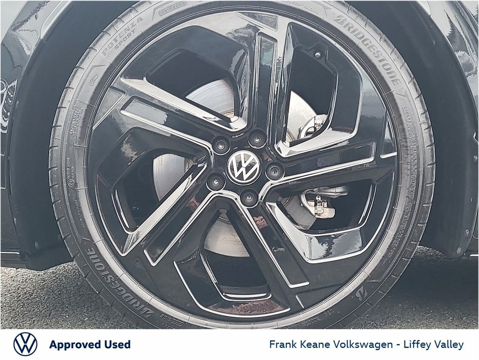 2025 Volkswagen ID.3 - image 8