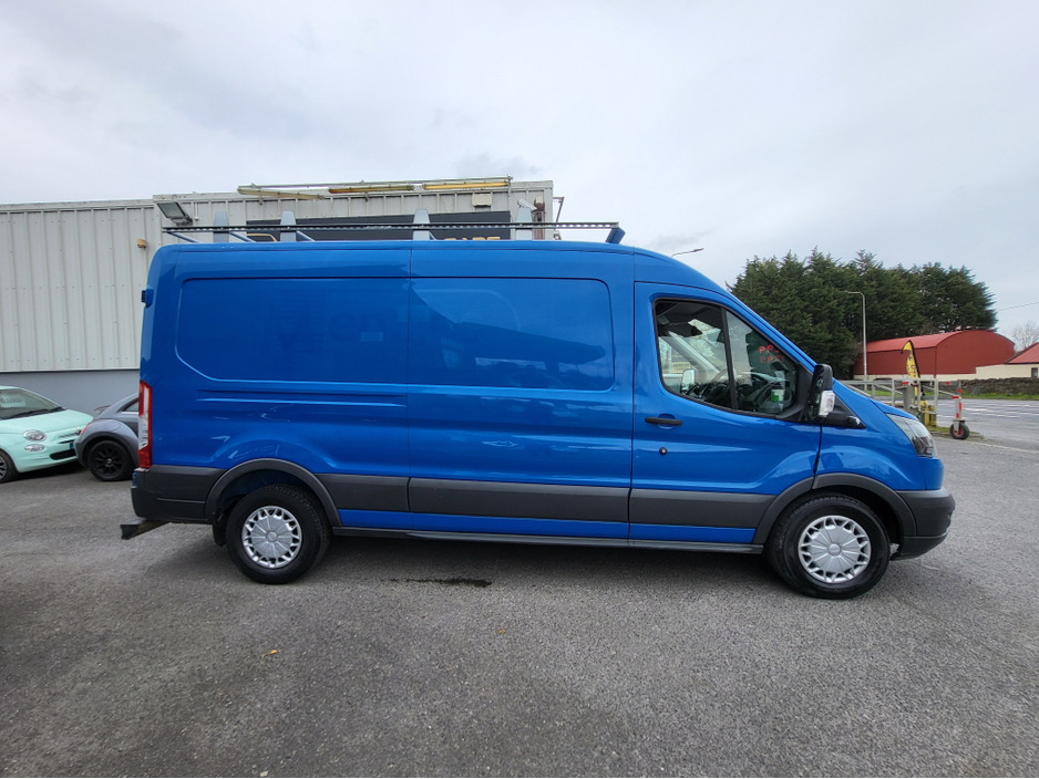 2019 Ford Transit - image 3