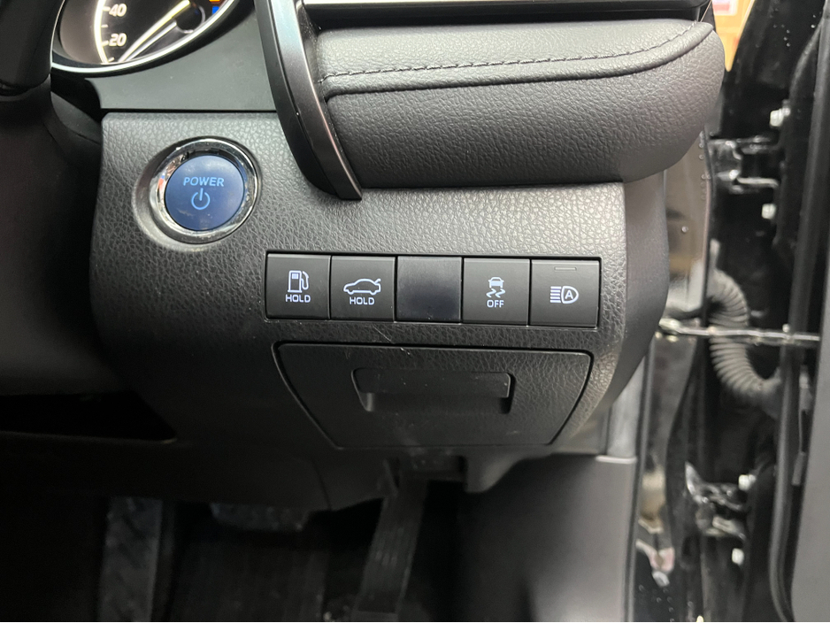 2021 Toyota Camry - image 12