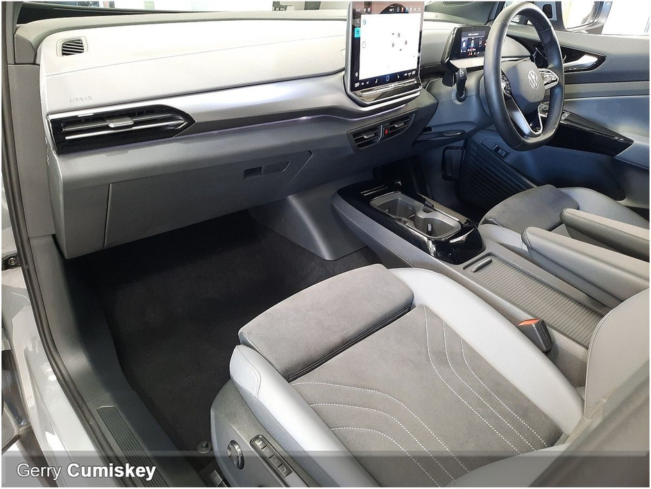 2025 Volkswagen ID.4 - image 10