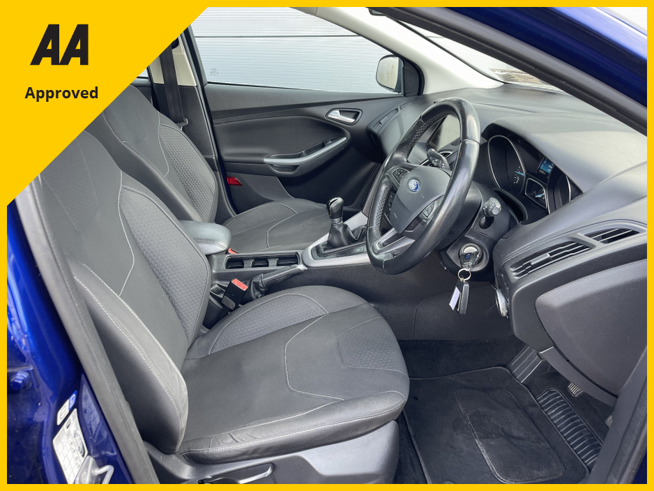 2016 Ford Focus - image 3