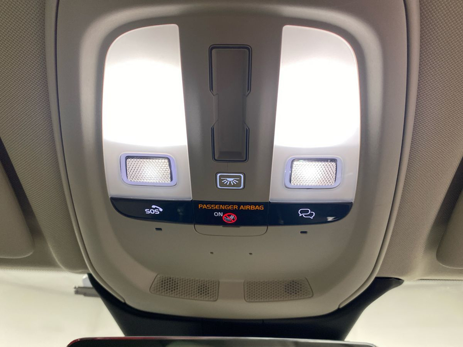 2023 Volvo XC60 - image 19