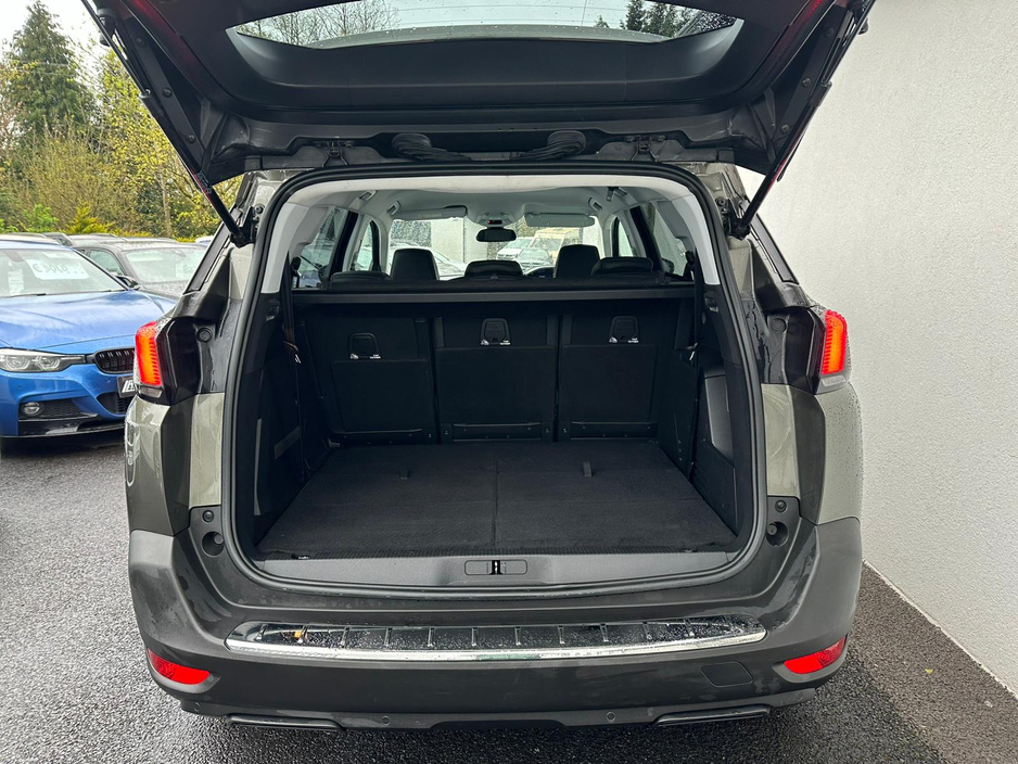 2019 Peugeot 5008 - image 29