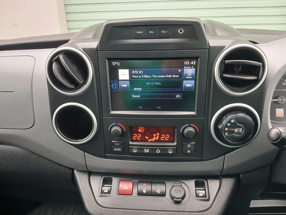 2018 Peugeot Partner - image 14