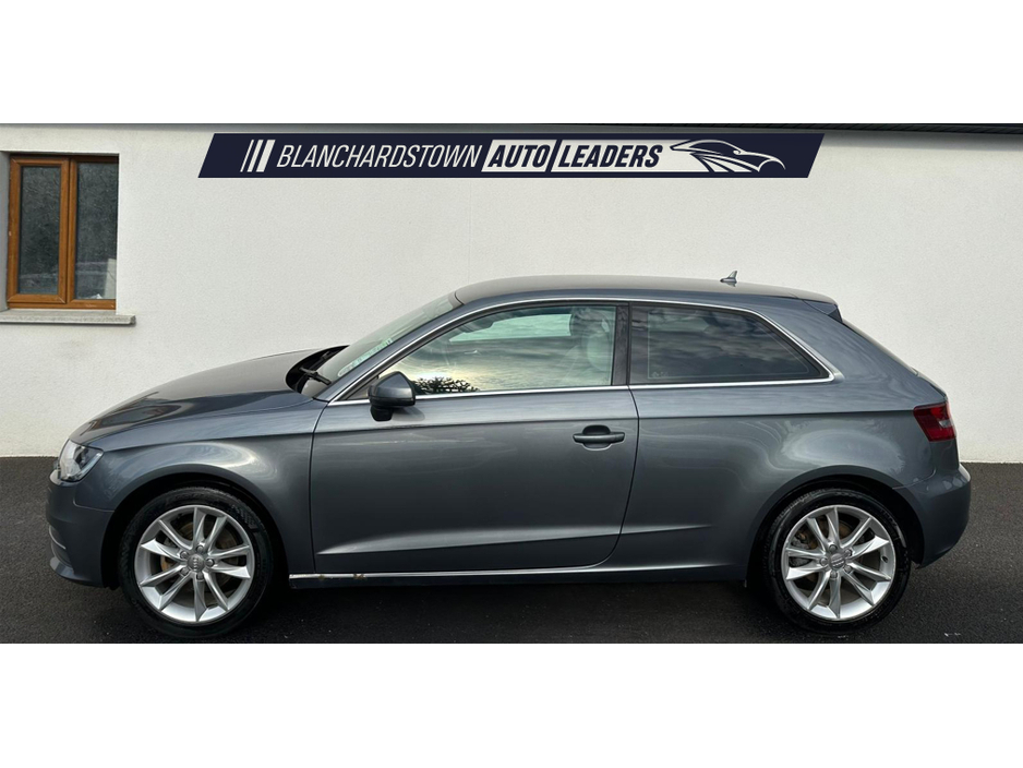 2013 Audi A3 - image 2