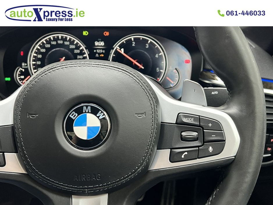 2018 BMW 5 Series - image 38