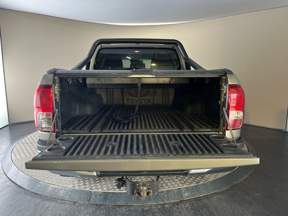 2023 Toyota Hilux - image 10