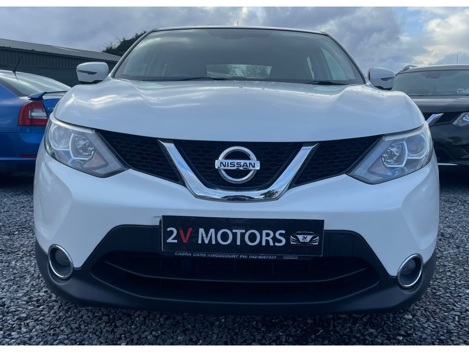 2015 Nissan Qashqai 1.5 DSL SV 4DR LOW KM €8,450