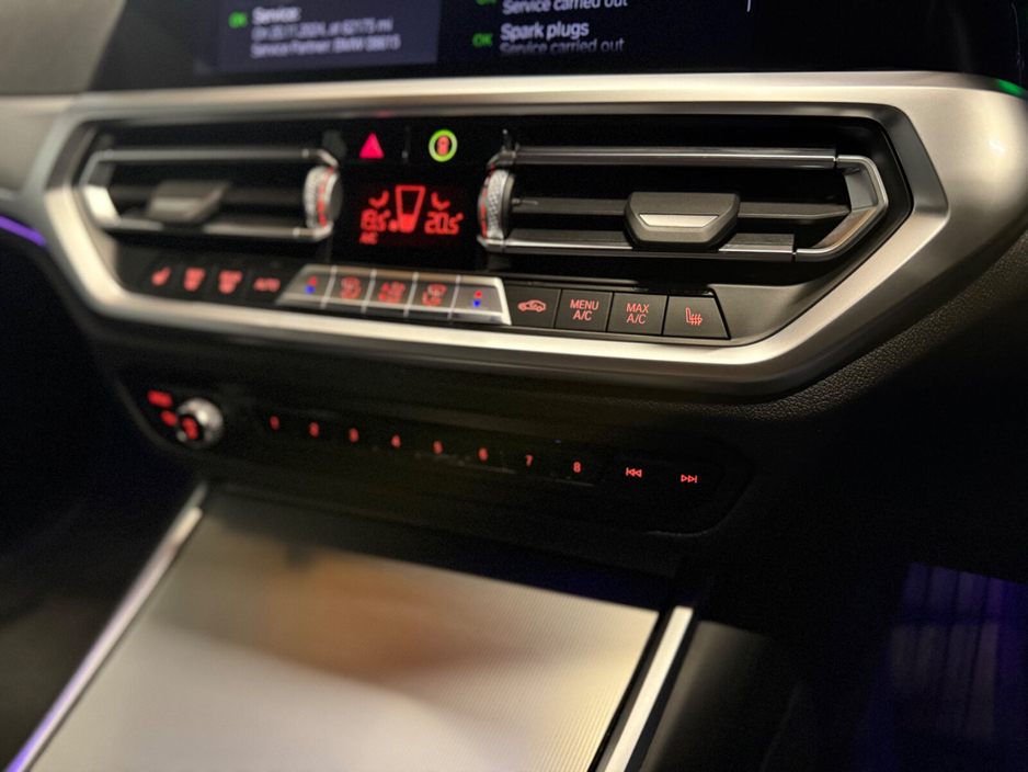 2022 BMW 3 Series - image 15