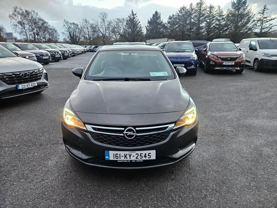 2016 Opel Astra - image 2