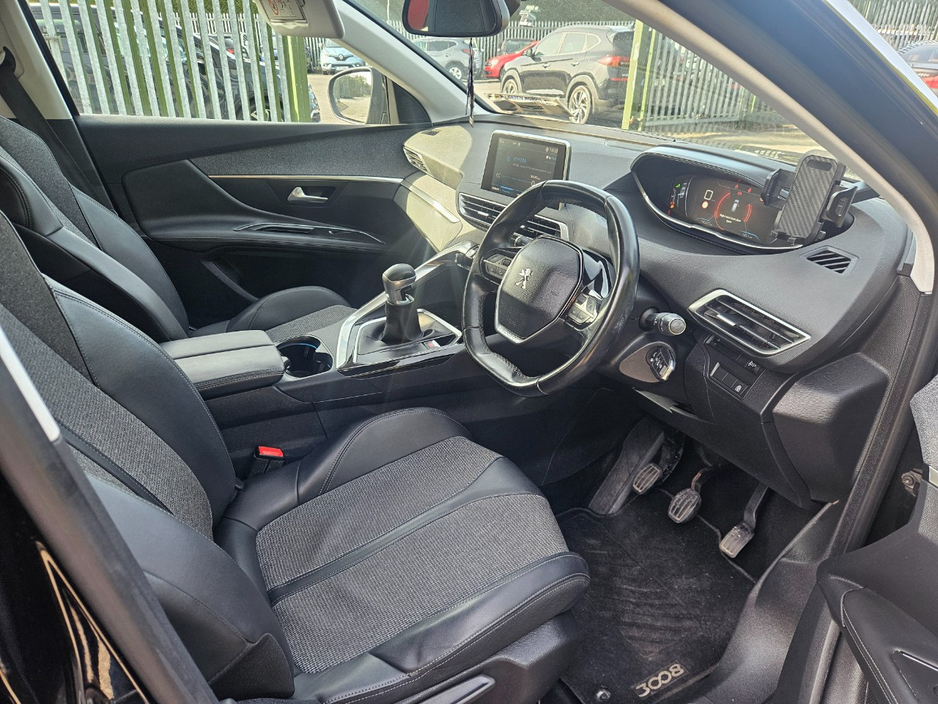 2019 Peugeot 3008 - image 8
