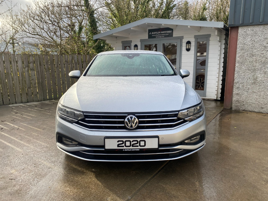 2020 Volkswagen Passat - image 13