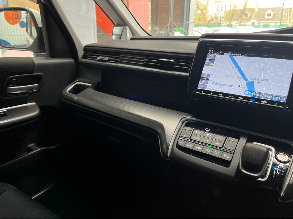 2018 Honda Stepwagon - image 17