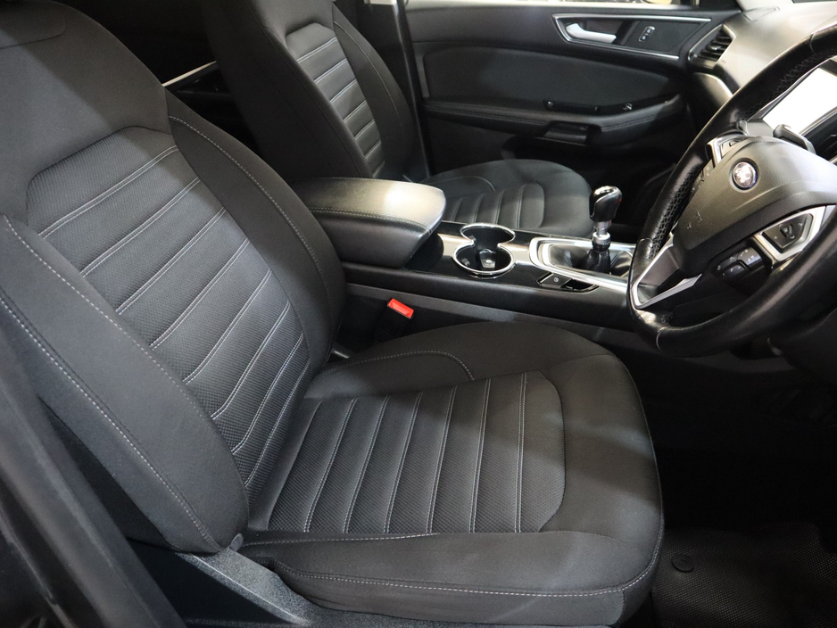 2019 Ford Galaxy - image 25