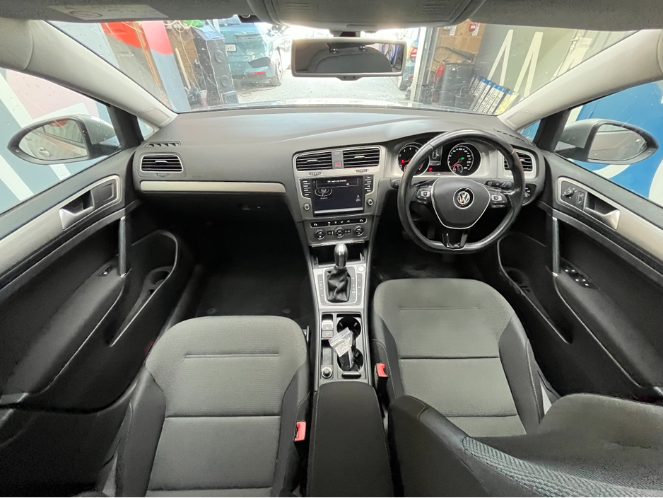 2016 Volkswagen Golf - image 14