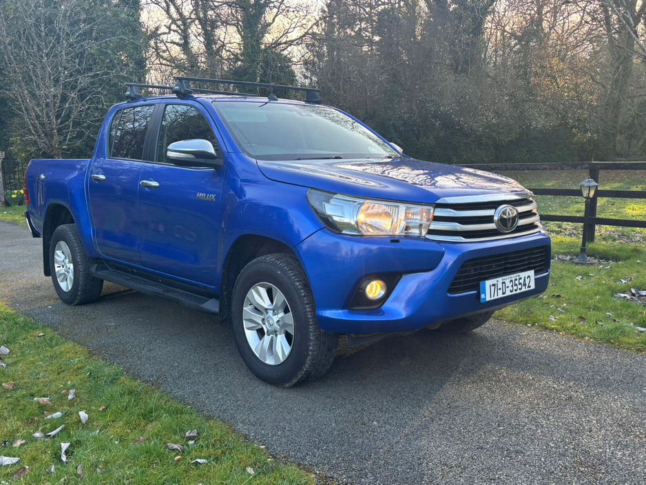 2017 Toyota Hilux - image 9