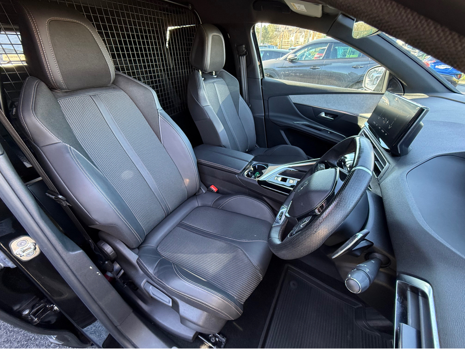 2024 Peugeot 3008 - image 7