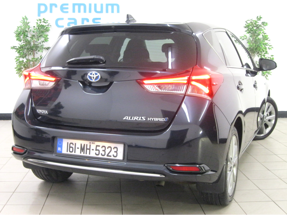 2016 Toyota Auris - image 13