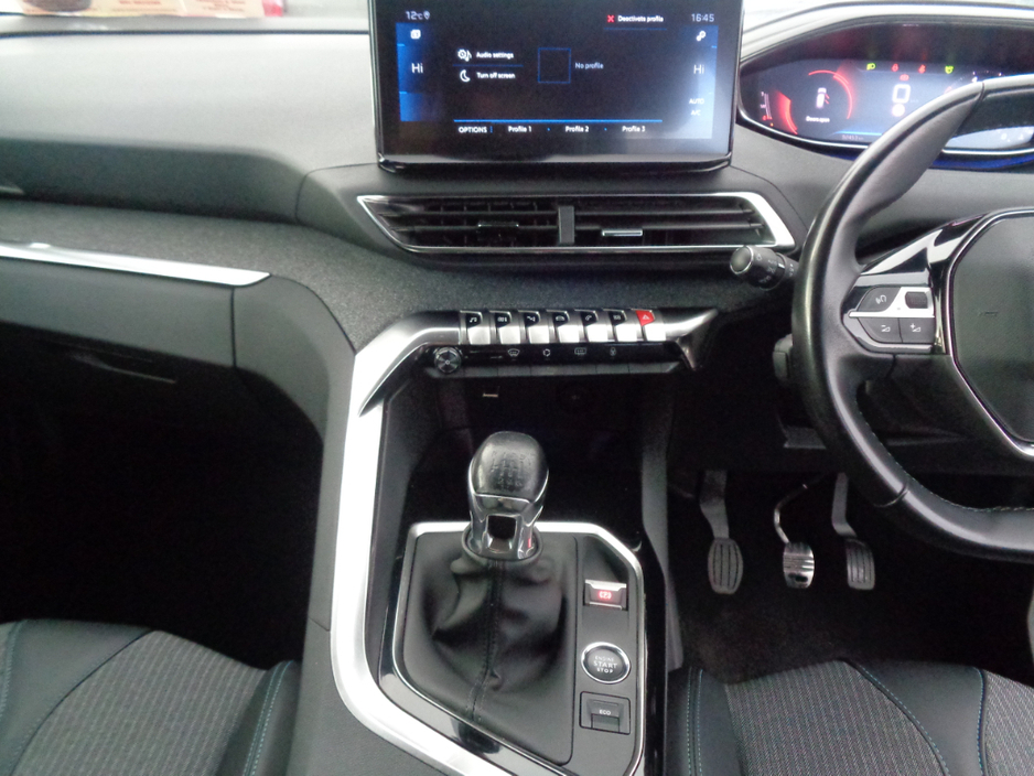 2022 Peugeot 3008 - image 11