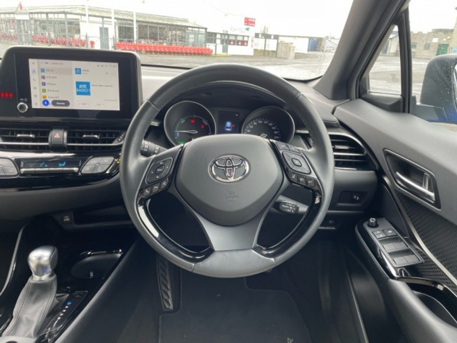 2022 Toyota C-HR - image 9