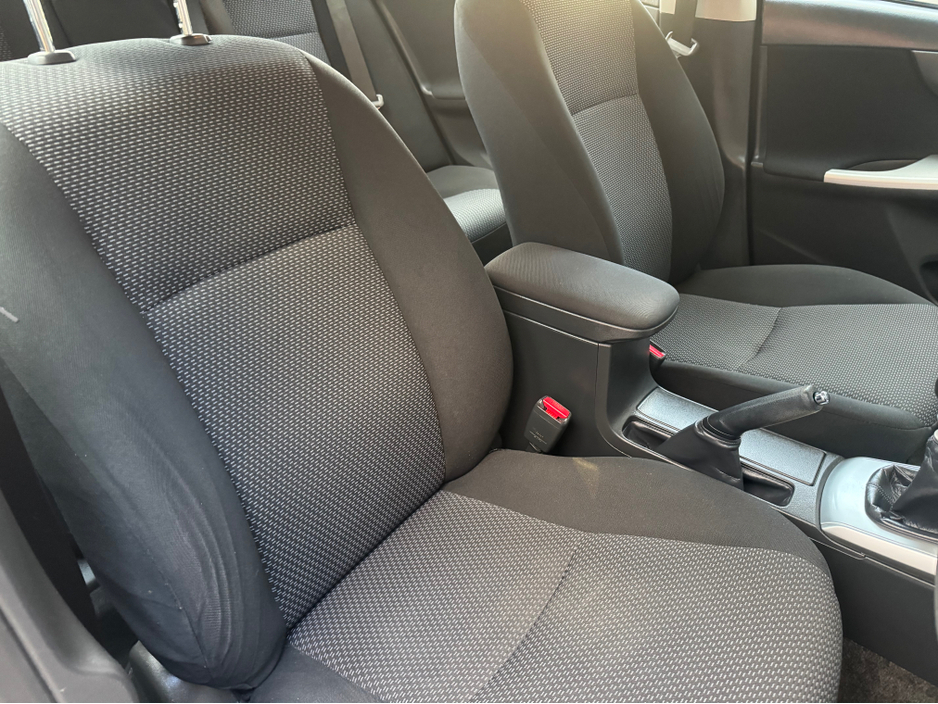 2013 Toyota Corolla - image 9