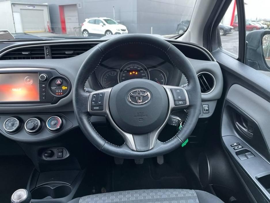 2017 Toyota Yaris YARIS 1.0 5DR LUNA €10,450