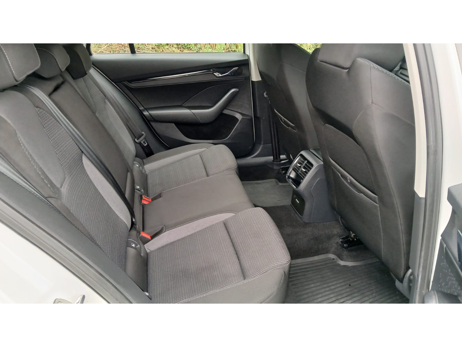 2021 Skoda Octavia - image 16