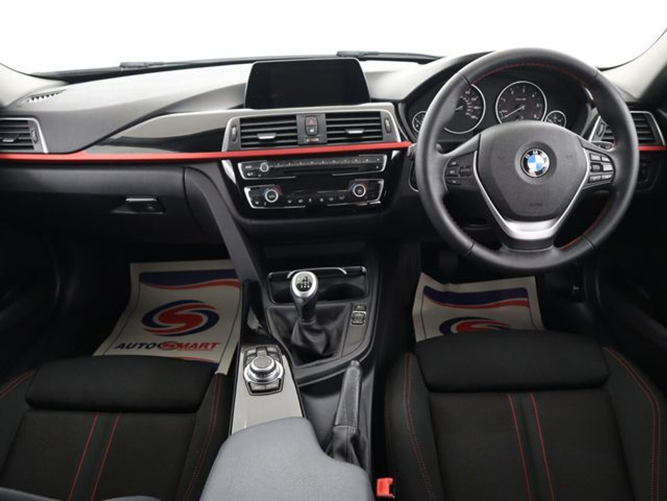 2016 BMW 3 Series - image 14