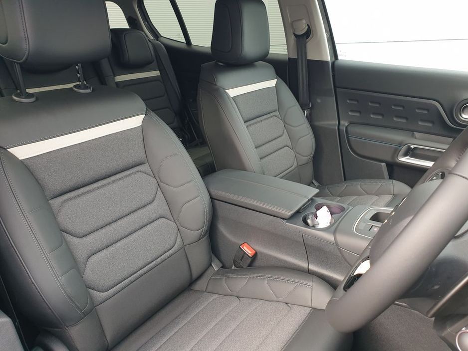 2026 Citroen C5 Aircross - image 11