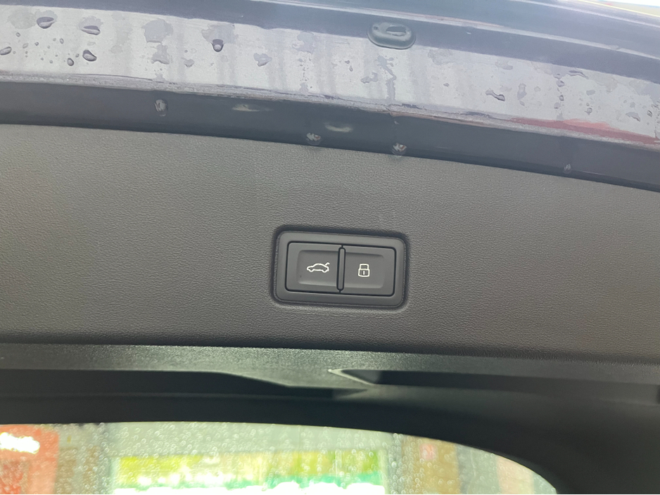 2022 Audi Q4 e-tron - image 8