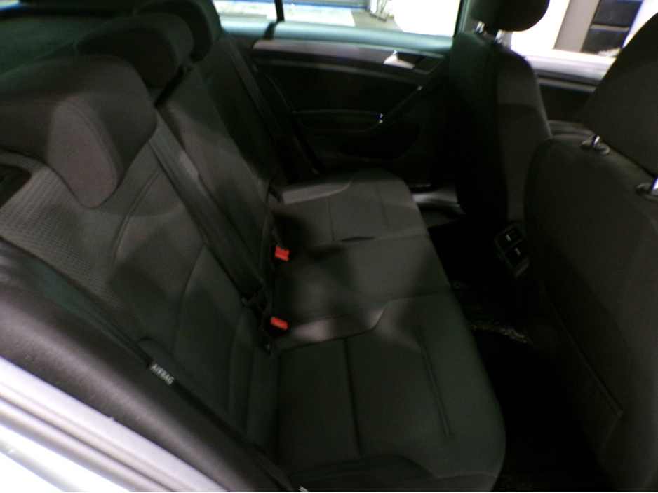 2018 Volkswagen Golf *2018*14,000 MILES*AUTO*VW GOLF MARK 7.5*COLOUR CAMERA*SAT-NAV*APPLE-CARPLAY*ANDROID AUTO*UP-GRADED VW ALLOYS*XL MEDIA*FLAT-BOTTOM SPORT STEERING WHEEL WITH ADAPTIVE CRUISE CONTROL**RADAR ASSIST €18,900