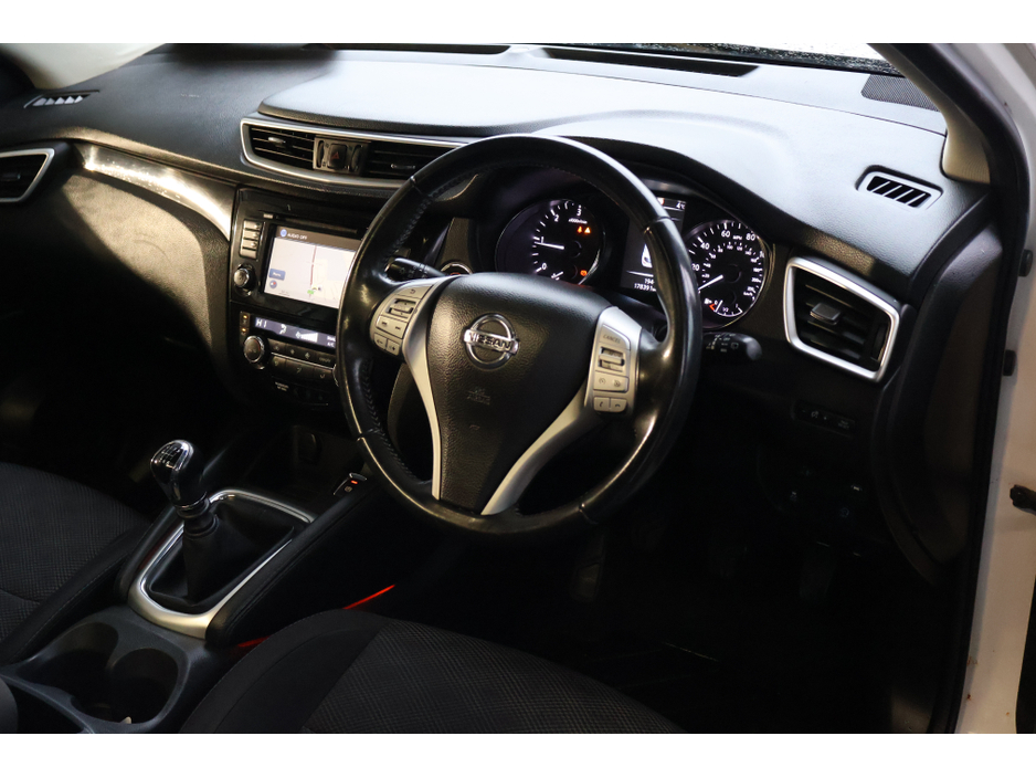 2017 Nissan Qashqai N-CONNECTA 360  Great Spec Exceptional Condition! €13,995