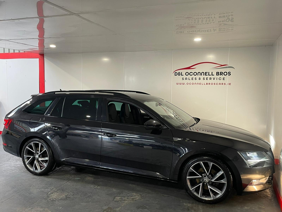 2019 Skoda Superb - image 12