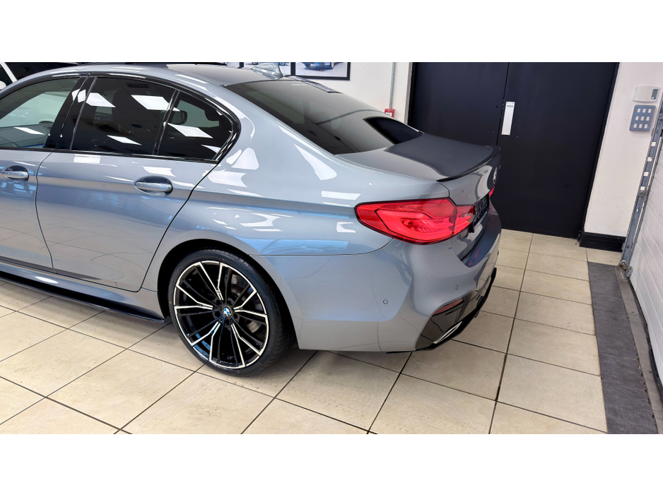 2019 BMW 5 Series - image 19