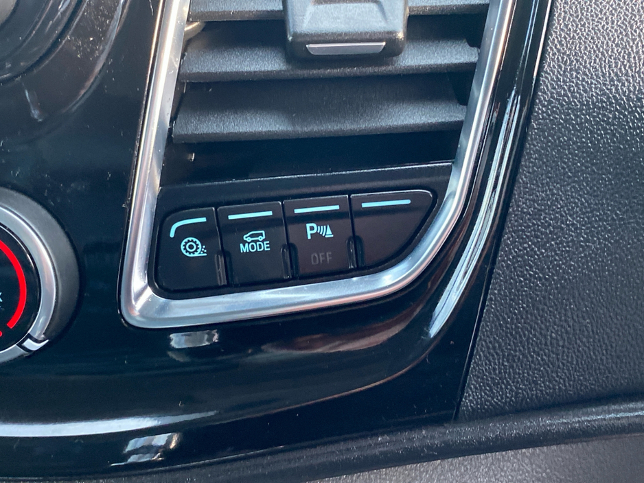 2022 Ford Transit Custom 2.0 TDCI LWB Active 170 BHP..Very high spec..No VAT €27,500