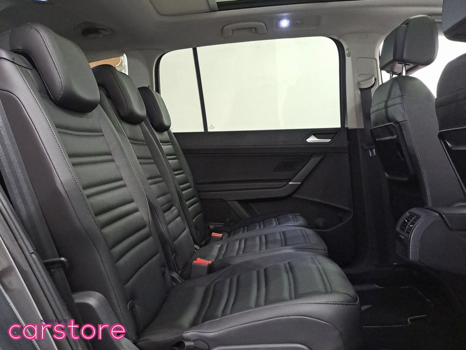 2016 Volkswagen Touran - image 11