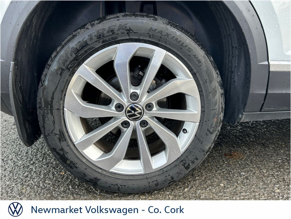 2024 Volkswagen T-Roc - image 10