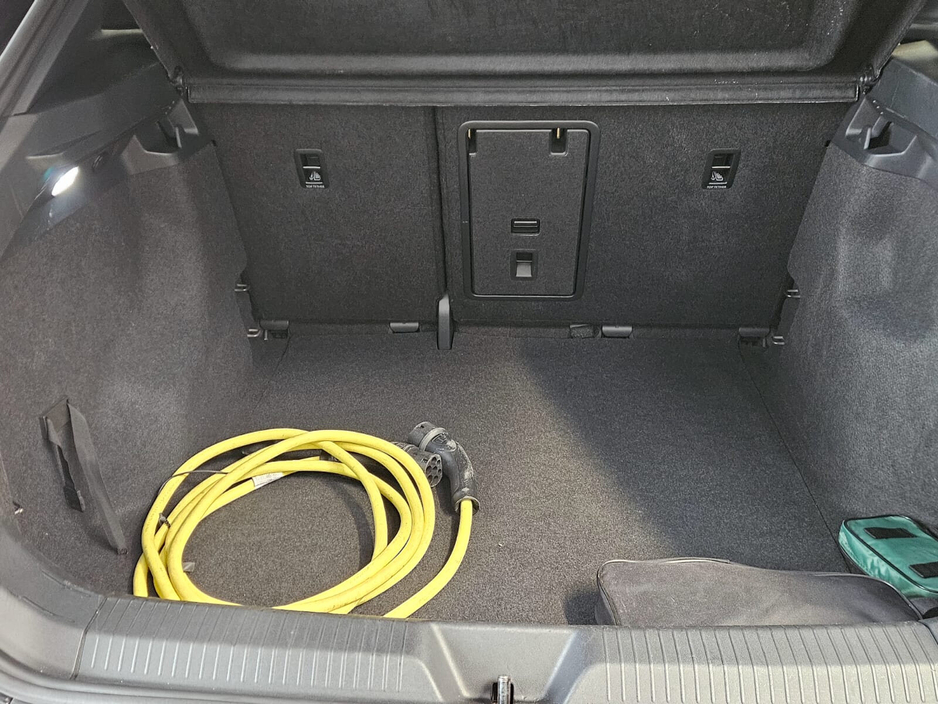 2022 Volkswagen ID.4 - image 5