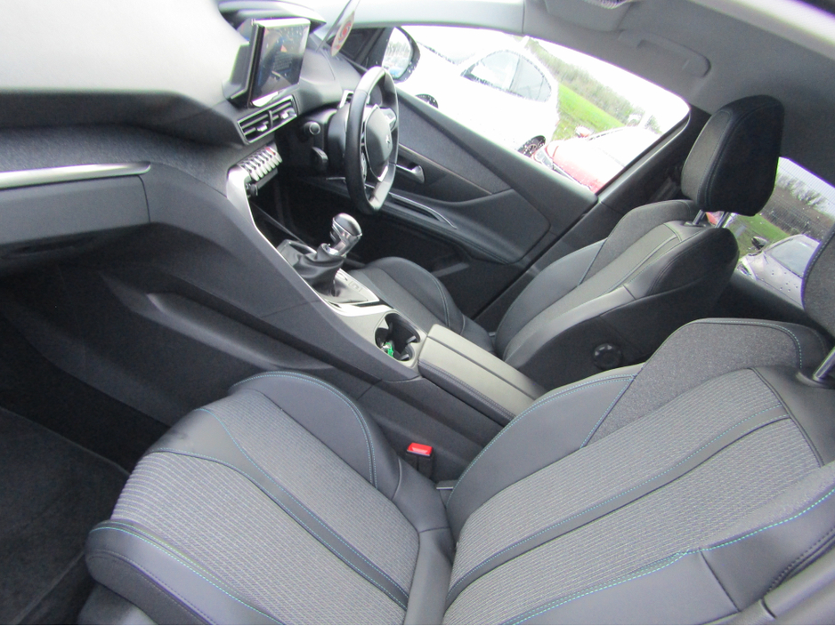 2022 Peugeot 3008 ALLURE PREMIUM PLUS ***LOW KMS***