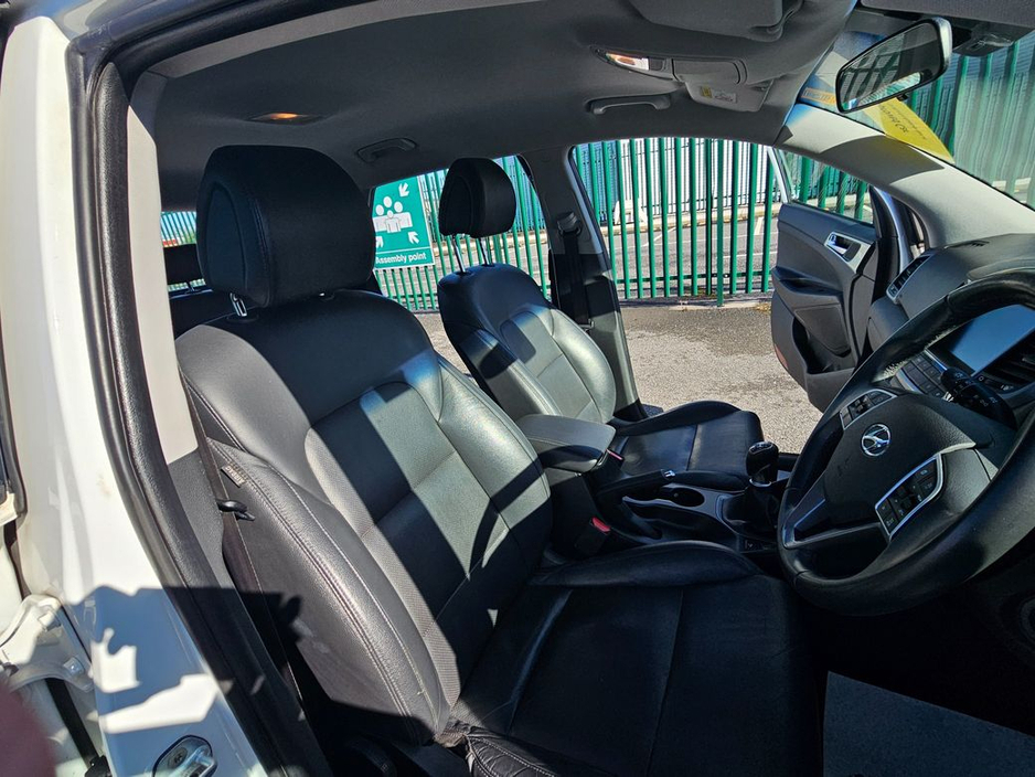 2016 Hyundai Tucson - image 16