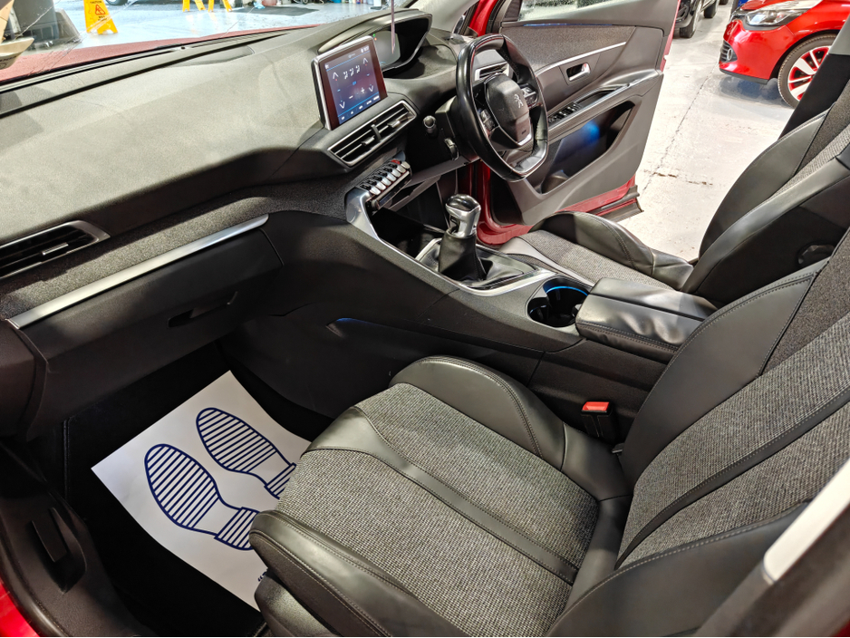 2018 Peugeot 3008 ALLURE 1.2 130 4DR €13,450