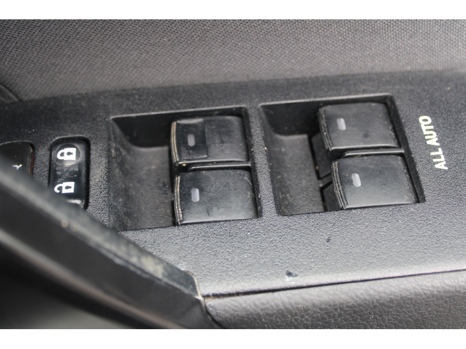 2017 Toyota Corolla - image 17