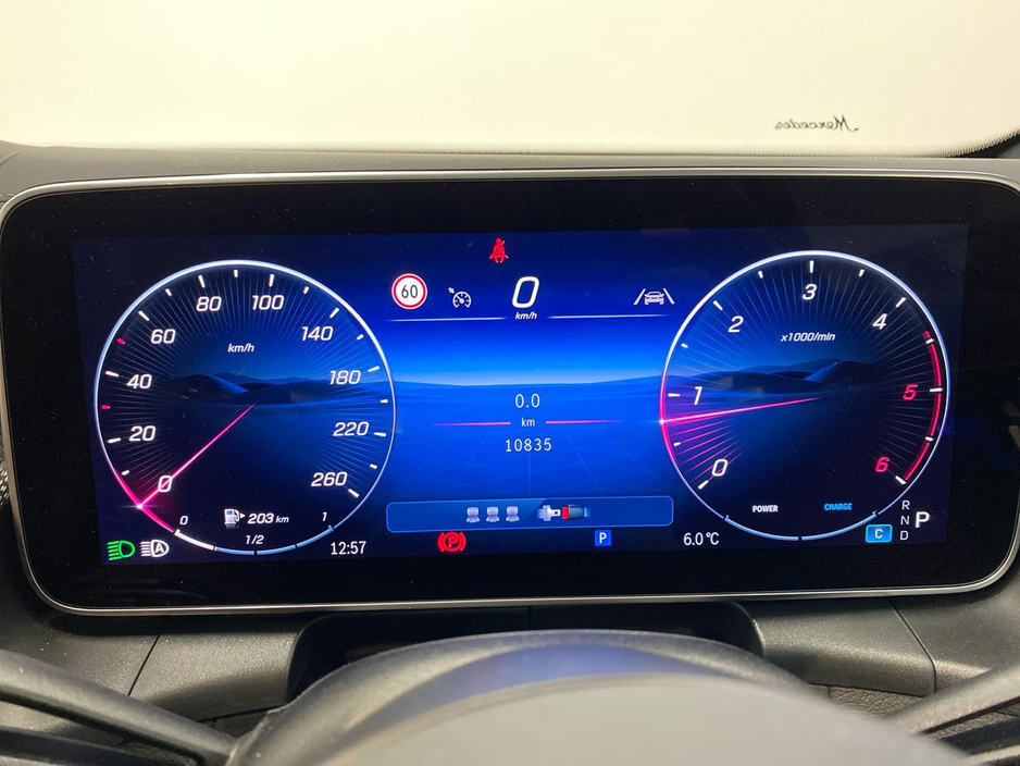 2025 Mercedes-Benz GLC Class - image 9